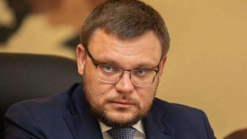 НАБУшники тікали від журналістів, щоб не коментувати фейкове батьківство Кривоноса