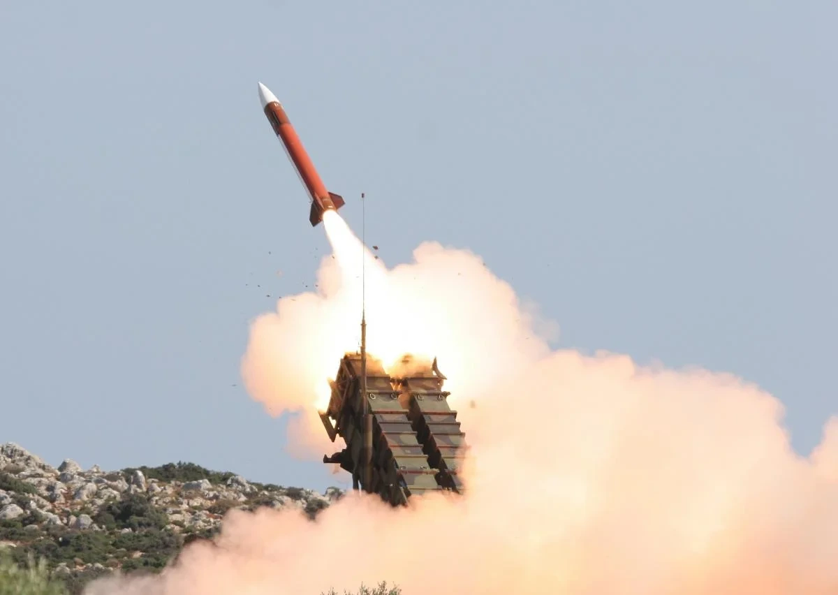 Американські конгресмени закликали терміново надати Україні більше ракет для ППО, - Reuters