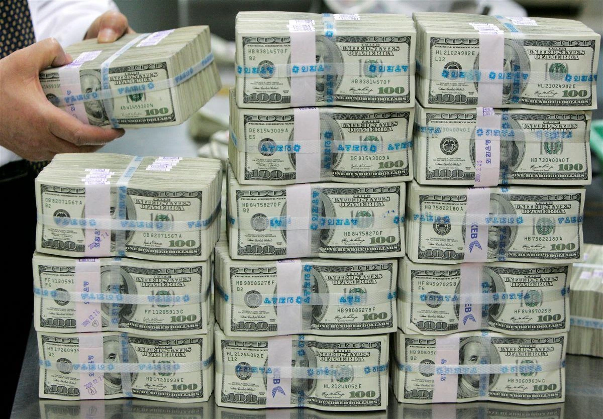 НБУ: Україна отримає до кінця року понад $80 мільярдів, наступного року – ще більше